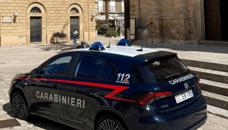 Campi Salentina, evade dai domiciliari ed aggredisce un residente: arrestato 42enne