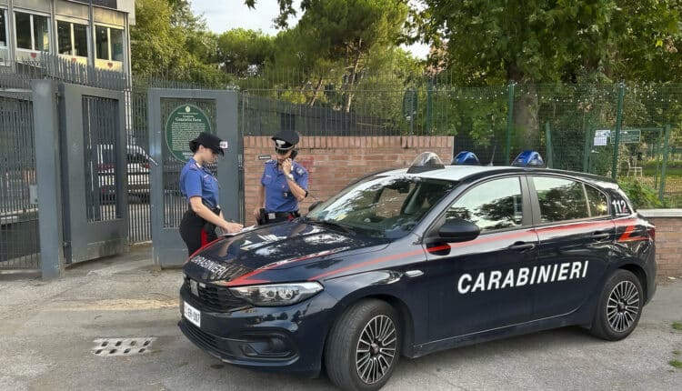 Bologna, arrestato 28enne per spaccio di crack, hashish ed eroina ai Giardini Graziella Fava