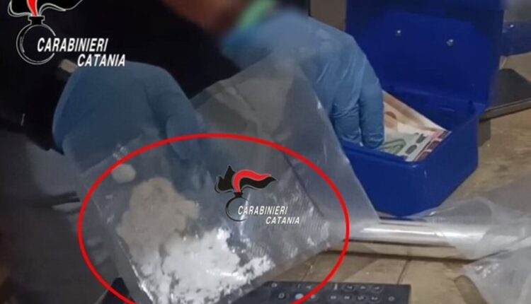 Catania, blitz nel quartiere San Cristoforo: arrestati 2 pusher e sequestrata base di spaccio