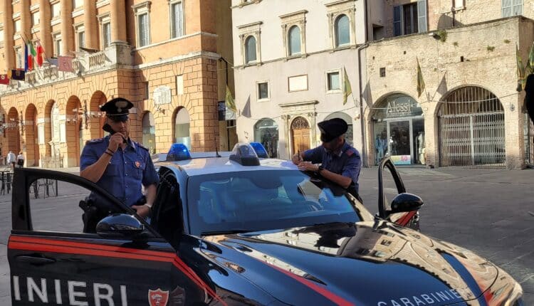 Rapina violenta a Foligno: 43enne arrestato dai Carabinieri per aggressione a una 79enne