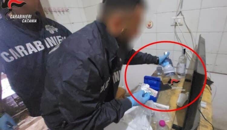 Catania, blitz nel quartiere San Cristoforo: arrestati 2 pusher e sequestrata base di spaccio