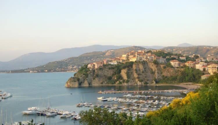 Carabiniere fuori servizio salva una donna in mare ad Agropoli