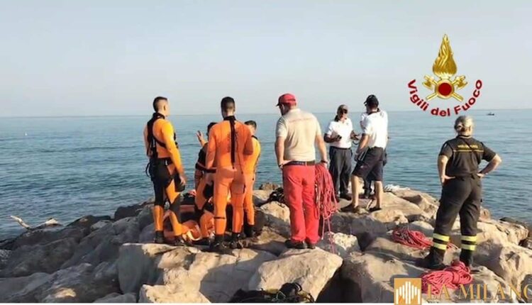 Tragedia a Cavallino Treporti: trovato morto il bambino di 6 anni scomparso in mare vicino Venezia