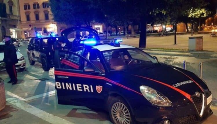 Giugliano, riproduce sirene dallo stereo per farsi strada nel traffico: Denunciato per guida in stato d’ebbrezza
