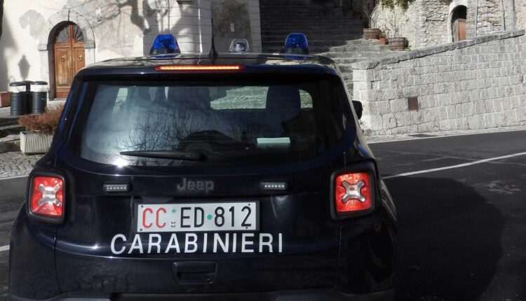 Rieti, arrestato per maltrattamenti in famiglia: picchia la moglie davanti ai figli, salvata dai Carabinieri