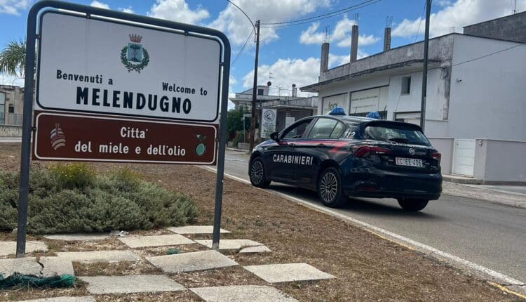 Melendugno, sorpreso a picchiare violentemente il padre in strada: Arrestato 34enne per maltrattamenti in famiglia