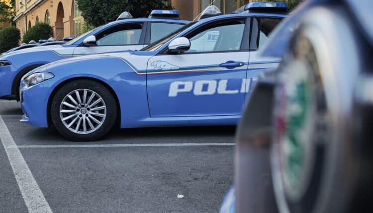Roma, rapina in via Cavour: arrestato un 30enne armato di bastone