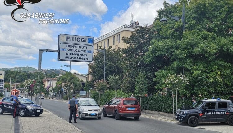 Trivigliano, viola divieto di avvicinamento: arrestato 57enne