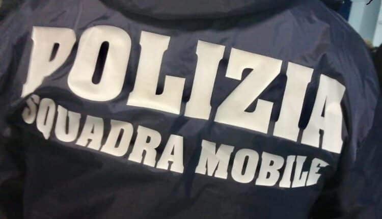 Roma: si strappa il braccialetto elettronico e incendia l’appartamento dell’ex compagna