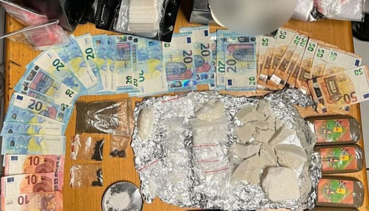 Roma, sgominata una nuova base di spaccio: Arrestata 50enne