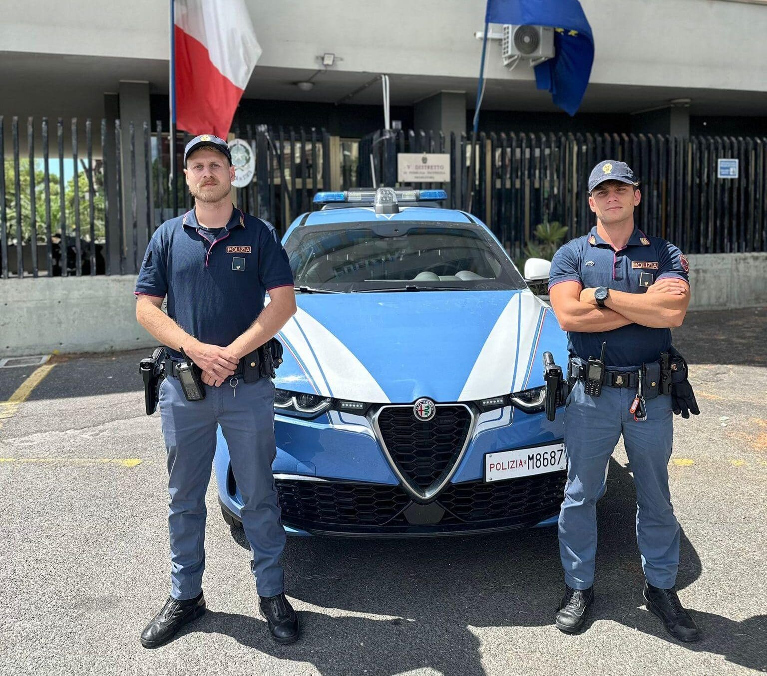 Roma, salvataggio eroico al sesto piano: la Polizia di Stato salva un anziano in fin di vita