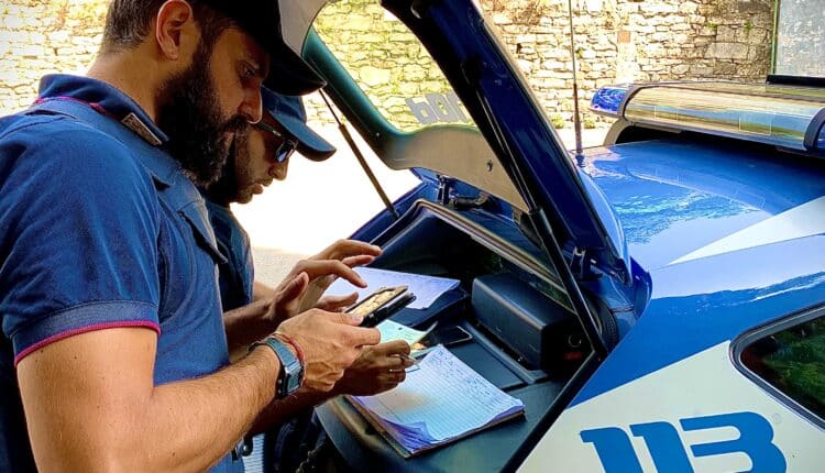 Genova, aggredisce un uomo con bottiglia rotta e coltello: Arrestato 34enne