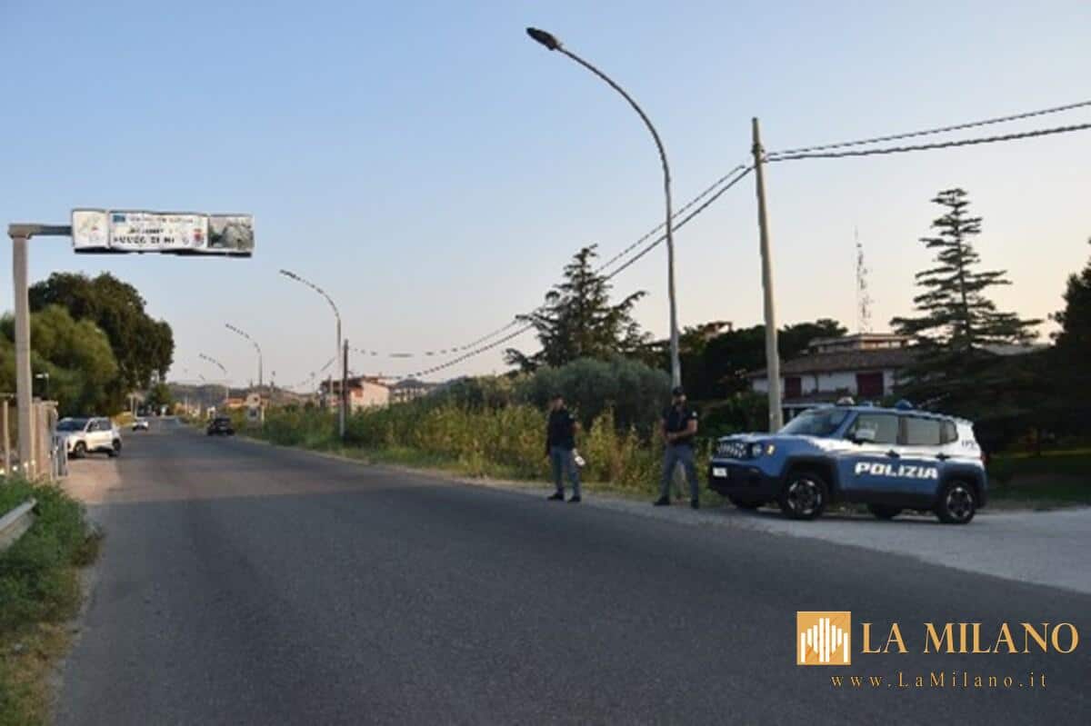 Imponente servizio di controllo del territorio a Crotone e comuni limitrofi: 921 persone identificate e attività abusive sequestrate