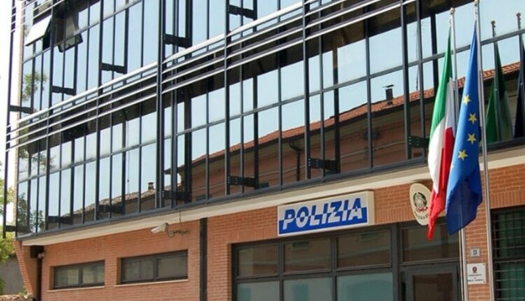 Lugo: denunciati 2 minori in stazione per possesso di coltelli