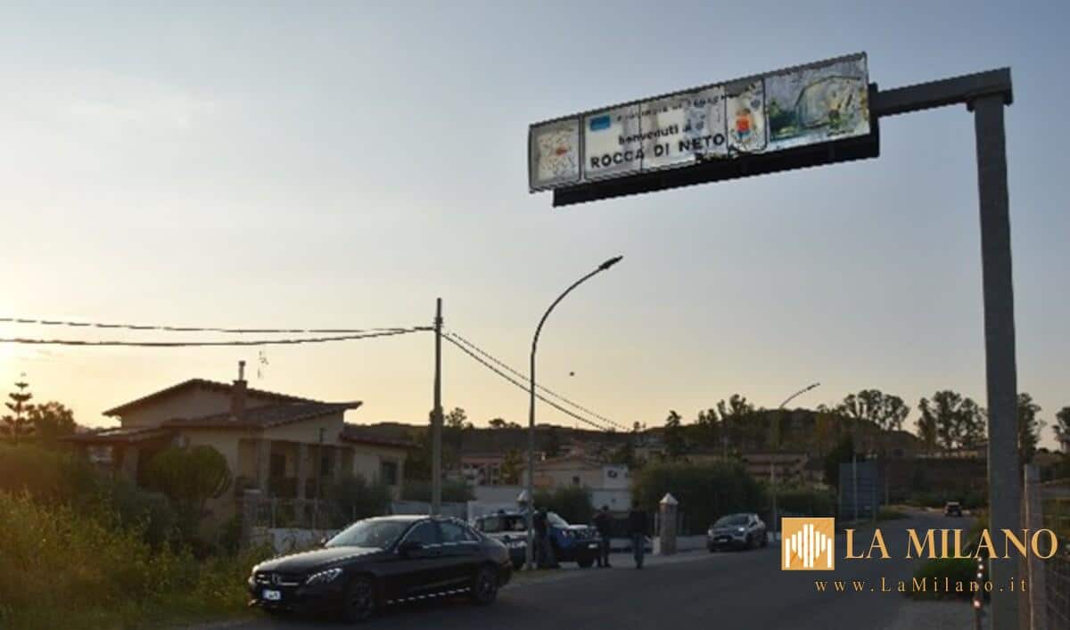 Imponente servizio di controllo del territorio a Crotone e comuni limitrofi: 921 persone identificate e attività abusive sequestrate