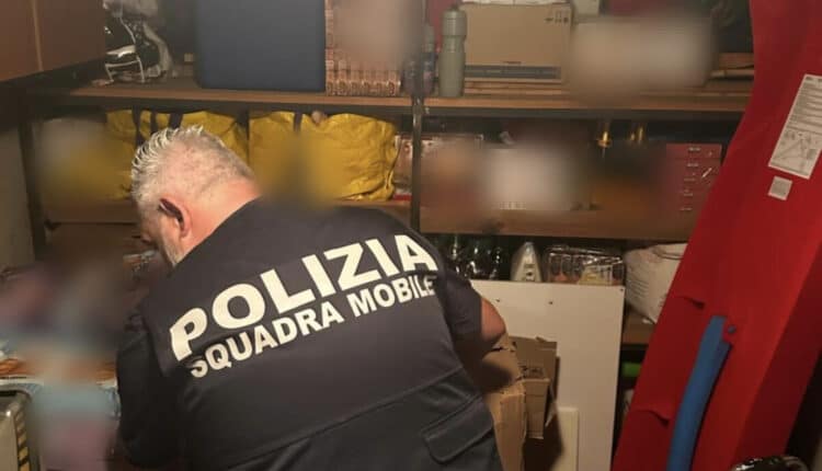 Furti quotidiani al centro Esselunga di Biandrate: scoperta banda interna, sequestrata merce per 50mila euro