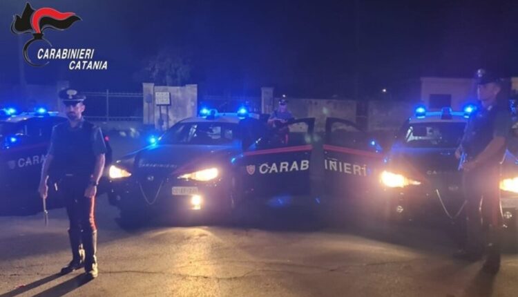 Paternò: arrestati 2 giovani per resistenza ai Carabinieri