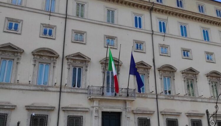 Giorgia Meloni e Mahmoud Abbas: telefonata sulla crisi a Gaza e il ruolo umanitario dell’Italia