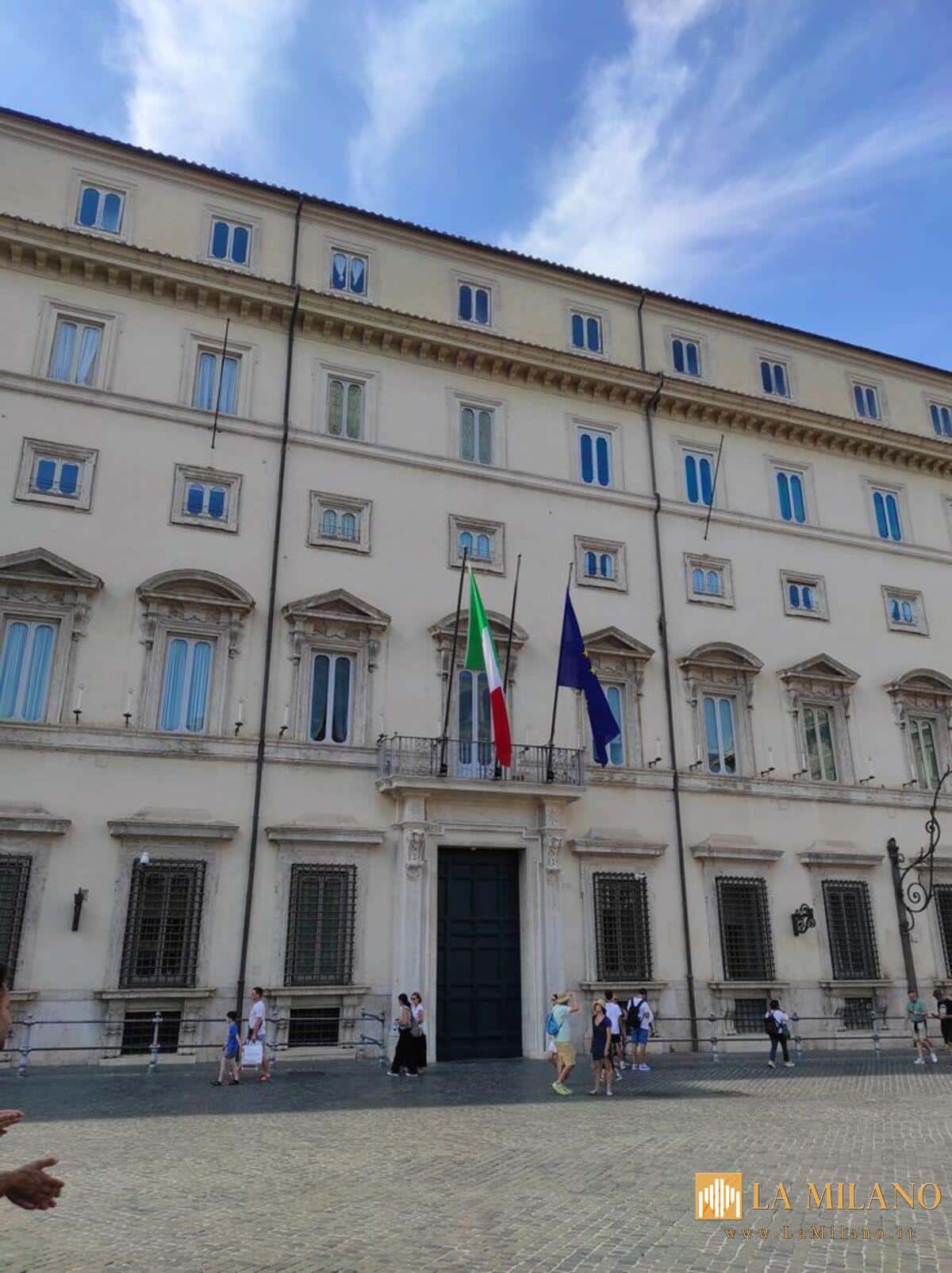 Giorgia Meloni e Mahmoud Abbas: telefonata sulla crisi a Gaza e il ruolo umanitario dell’Italia