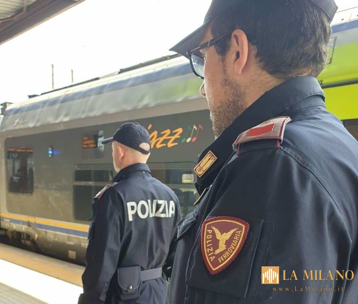 Rimini: 49enne arrestato dopo aver danneggiato auto della Polizia e aggredito agenti