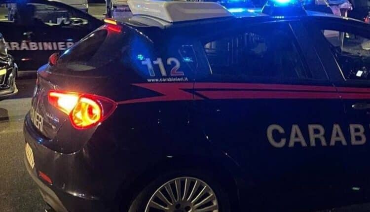 Carabinieri nei campi rom di Napoli: sequestri per 100mila euro, armi e controlli anti-dispersione scolastica