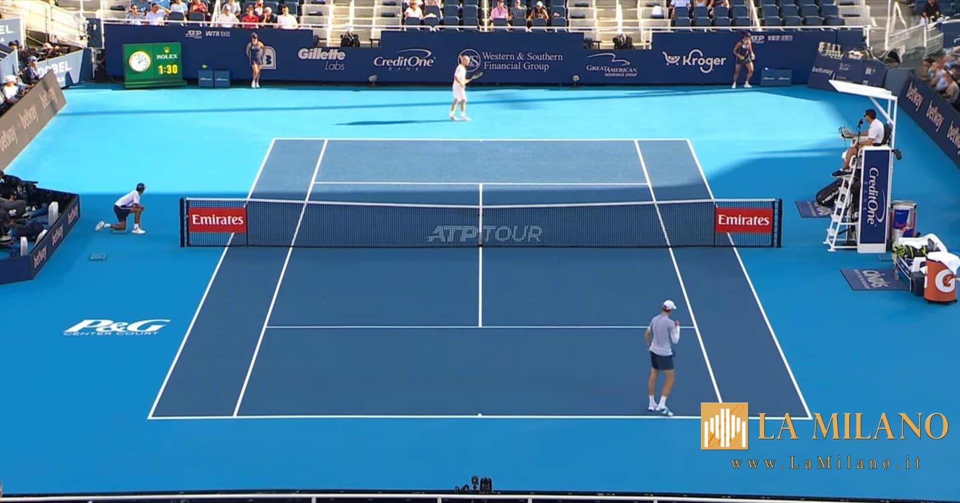 ATP Cincinnati: Mannarino e la pioggia impegnano Sinner, ma Jannik vince in due set e raggiunge i quarti