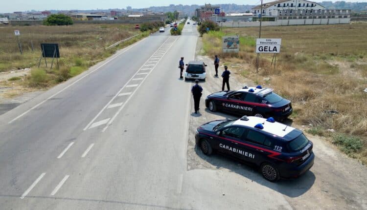 Controlli estivi a Gela: denunce per porto abusivo di armi e spaccio di droga