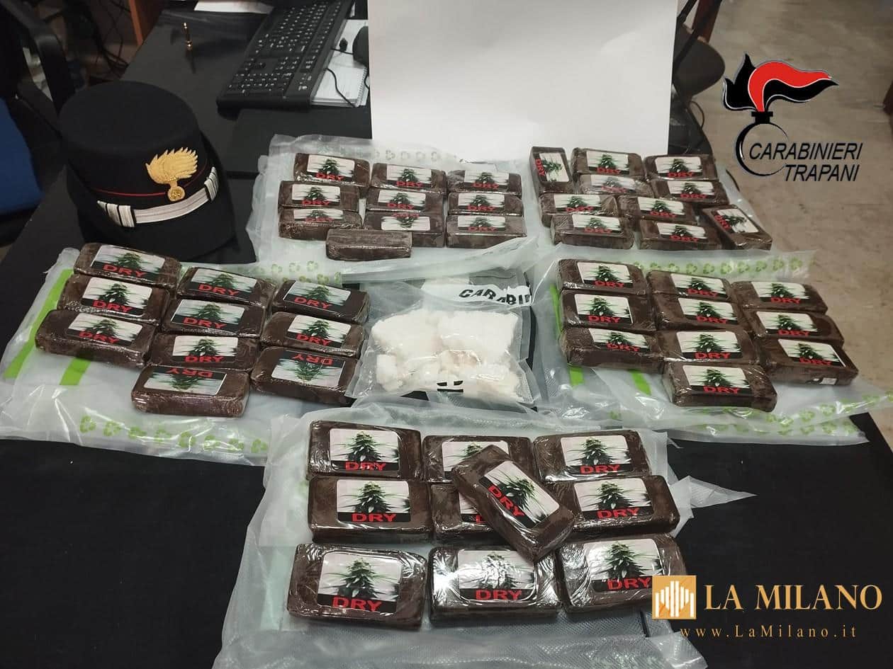 Trapani, coppia in fuga con droga e bambino a bordo: Arrestati con 5 kg di hashish e 250 g di crack