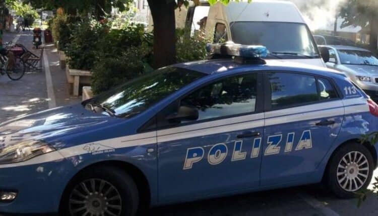 Rimini, arrestato un uomo per violenza sessuale su minore su un autobus