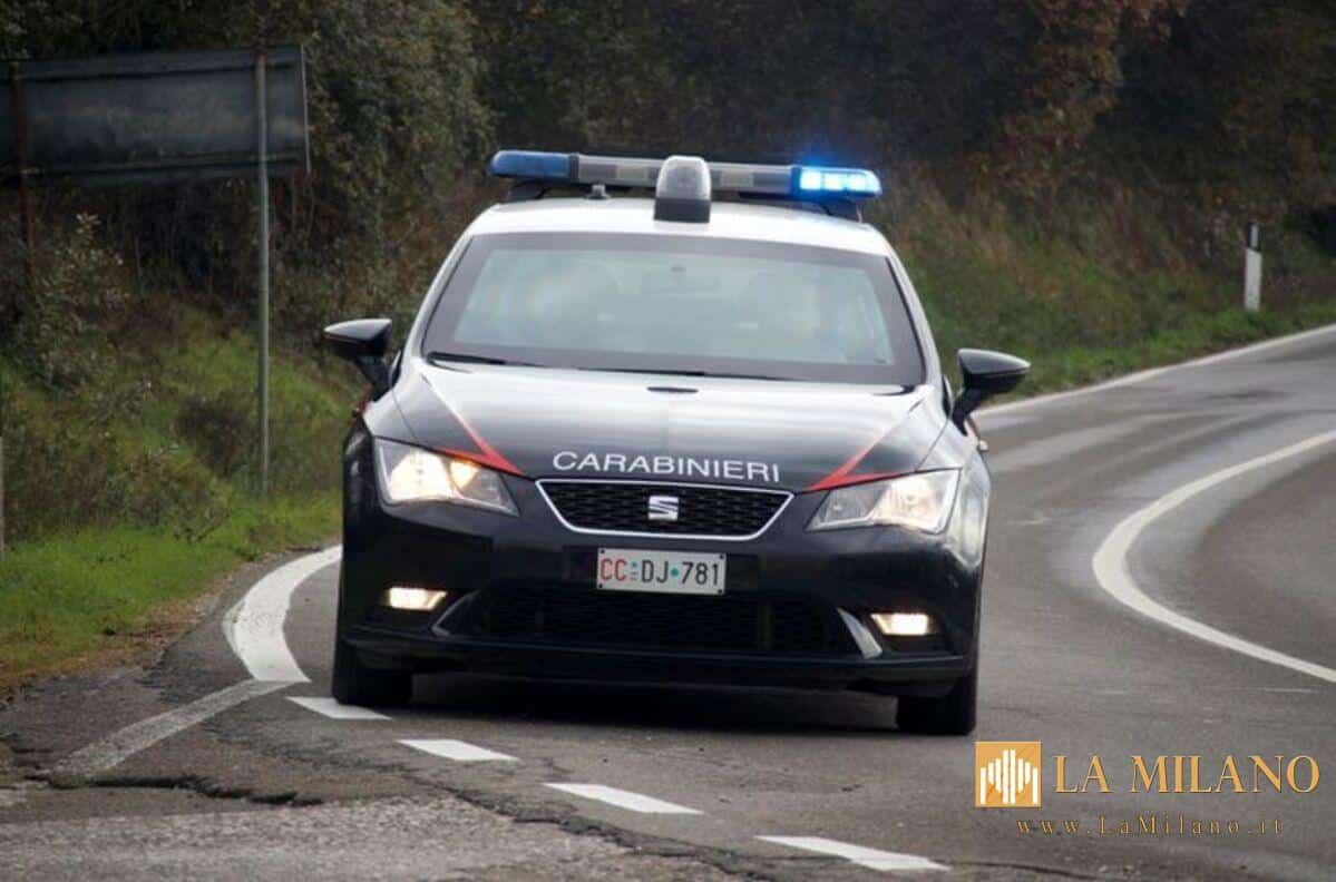 Ravenna, armata di mattarello danneggia auto ed aggredisce Carabinieri: arrestata 49enne