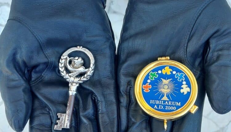 Castellucchio, gruppo di minorenni rubano dalla chiesa degli oggetti liturgici: denunciati per furto aggravato in concorso