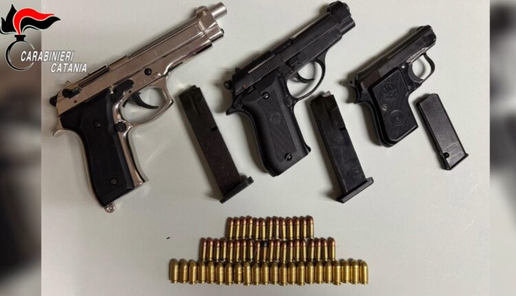 Catania, arrestato 48enne con arsenale di armi clandestine