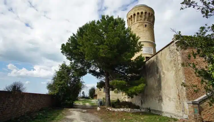 Ancona, il faro dei Cappuccini torna a vivere: eventi tra musica, danza, fotografia e cultura