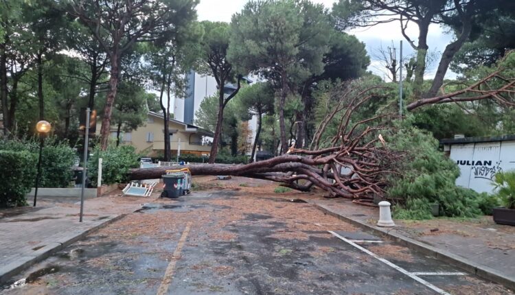 Nubifragio in Romagna, danni ingenti sulla costa: de Pascale rassicura, “Riviera pienamente operativa”