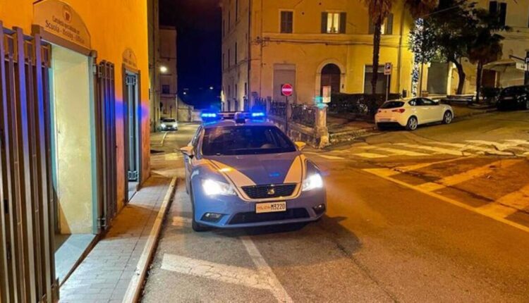 Pescara: 20enne arrestato dopo aggressione ad ex ragazza e poliziotti