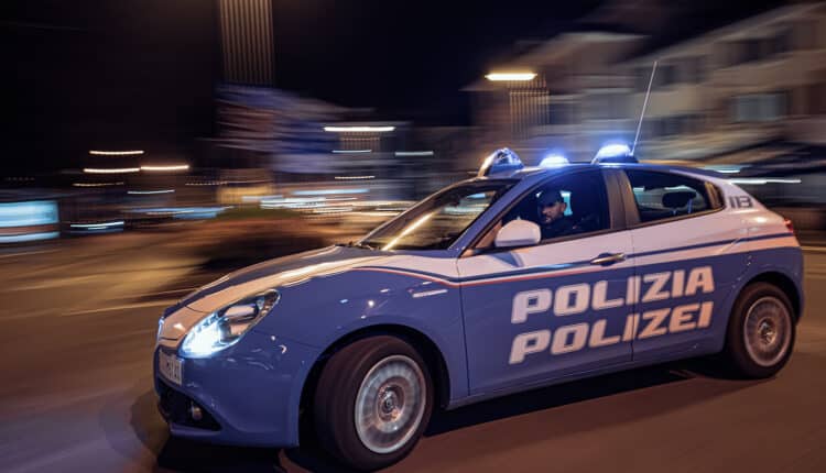 Bolzano, Ospedale San Maurizio: aggredisce sanitari e poliziotti, arrestato dalla Polizia di Stato