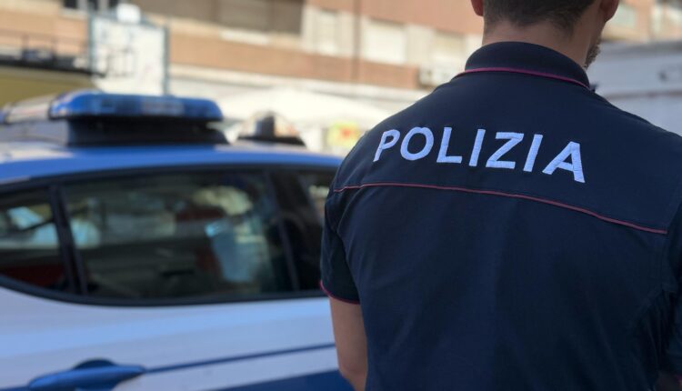 Roma, arrestato 23enne per spaccio: in casa frigo pieno di droga e 5.000 euro in contanti