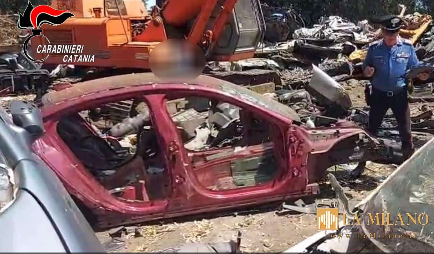 Aci Sant’Antonio: scoperta centrale del riciclaggio auto in un fondo agricolo. Arrestato 33enne, denunciato l’anziano proprietario