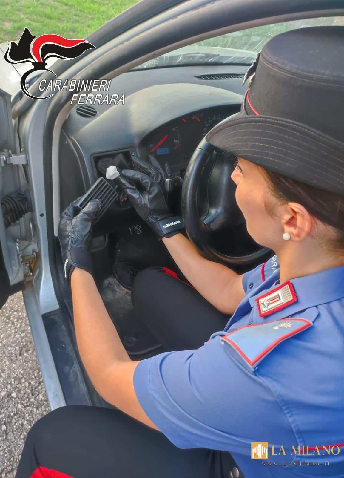 Operazioni dei Carabinieri nel ferrarese: arresti per droga, bici rubata recuperata e uomo armato fermato di notte