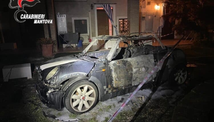 Castiglione delle Stiviere: incendia l’auto dell’ex moglie, arrestato 51enne per stalking e incendio doloso