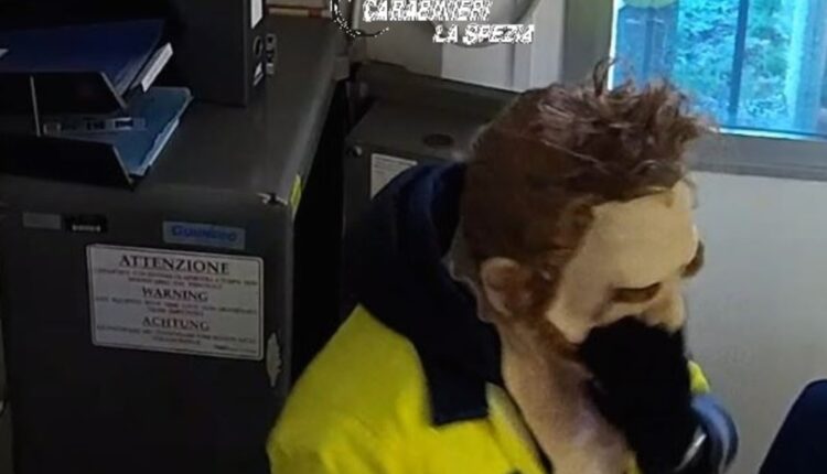 Rapina di San Silvestro all’ufficio postale di Vezzano Ligure: arrestati 2 individui