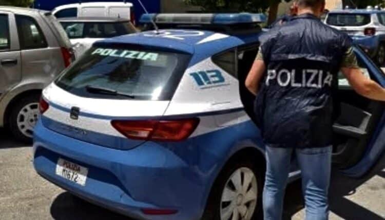 Crotone, perseguita una dipendente del patronato: scatta il braccialetto elettronico