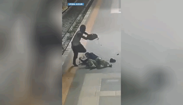 Foggia, 24enne fermato per furto con strappo alla stazione