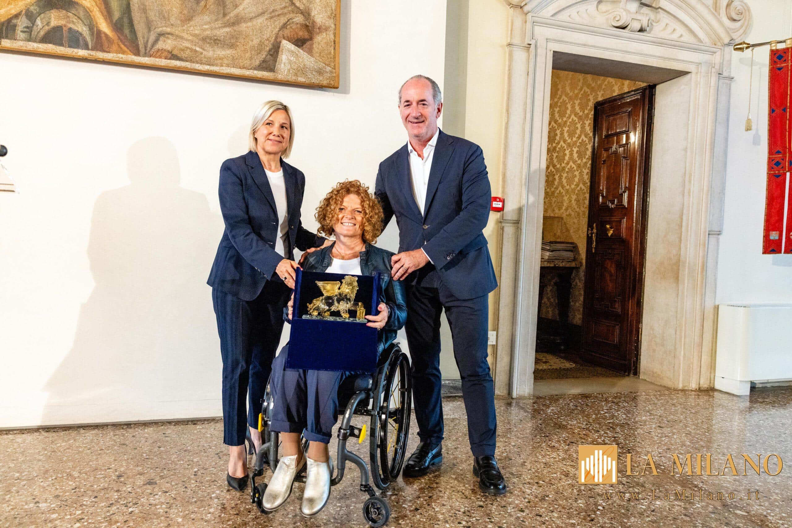 Zaia consegna il Leone di Vetro a Francesca Porcellato: “Orgoglio del Veneto e dell’Italia”