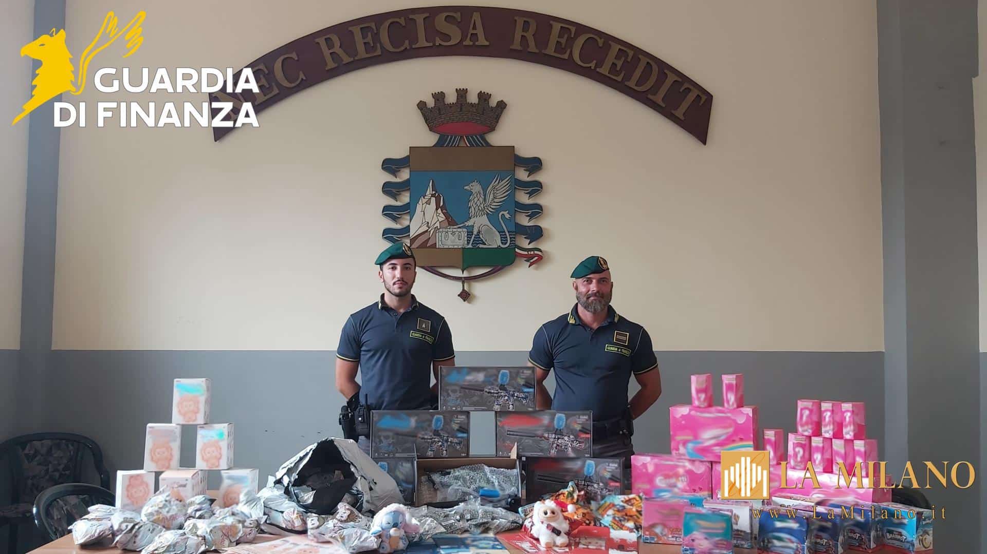 Napoli, maxi sequestro di 1,5 milioni di giocattoli non sicuri e contraffatti: due denunce