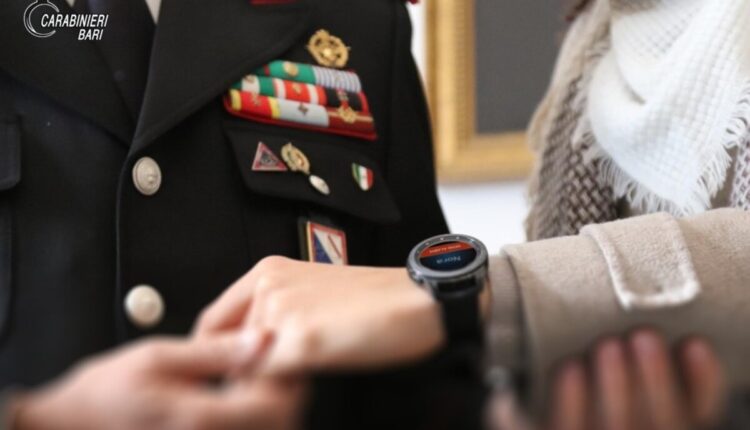 Bari: arriva "Mobile Angel", smartwatch per proteggere le donne vittime di violenza