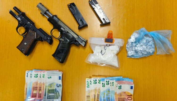 Rozzano, droga e armi in casa: 36enne arrestato dalla Polizia di Stato