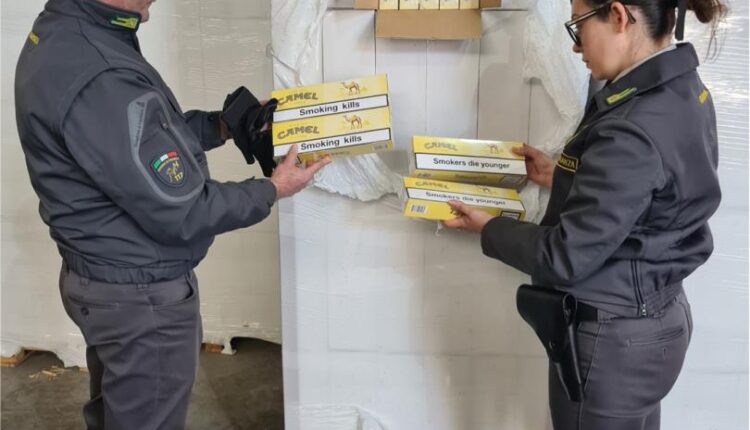 Ancona, scoperta fabbrica clandestina di sigarette in un bunker sotterraneo: sequestro record da 300 tonnellate