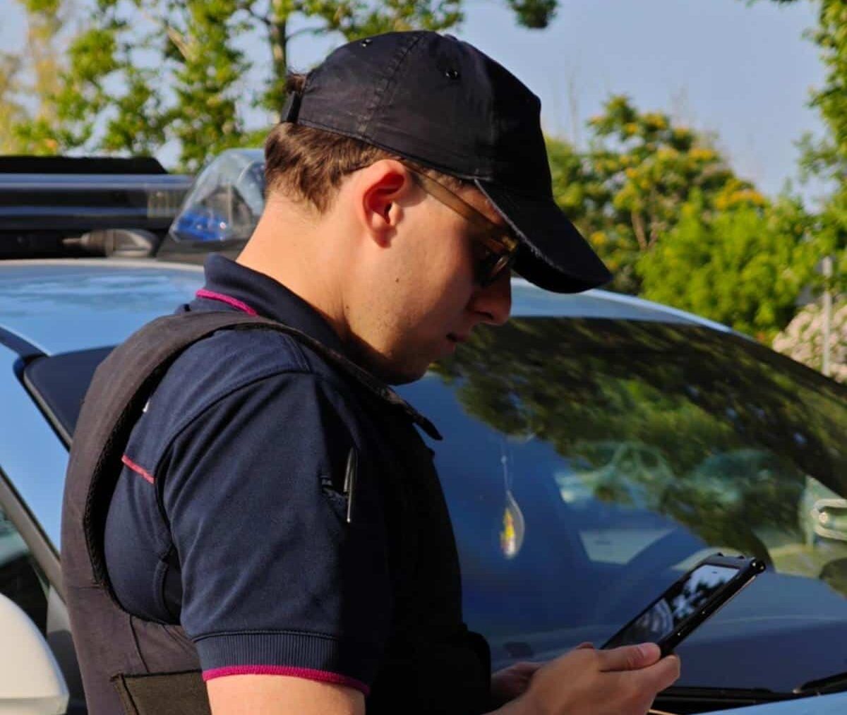 Roma, tenta di rapinare 2 connazionali: arrestato per tentato omicidio e rapina