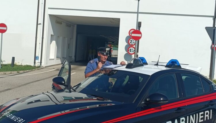 Ferrara, 18enne arrestata e fratello minorenne denunciato per aggressione al personale sanitario
